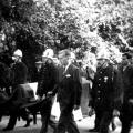 Cortège de la maison à l'église